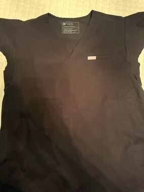 Figs Women’s Black V-Neck flutter sleeve Scrub Top